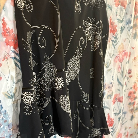 Vintage Elegant Black Floral Skirt - Picture 2 of 7